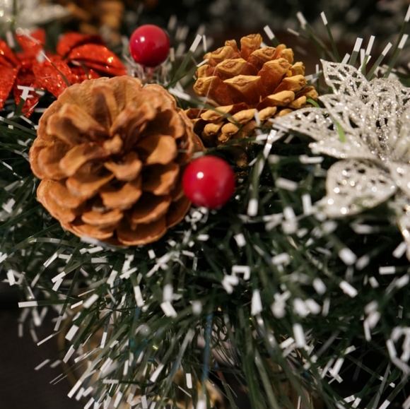 Christmas Holiday Wreath - Picture 2 of 8